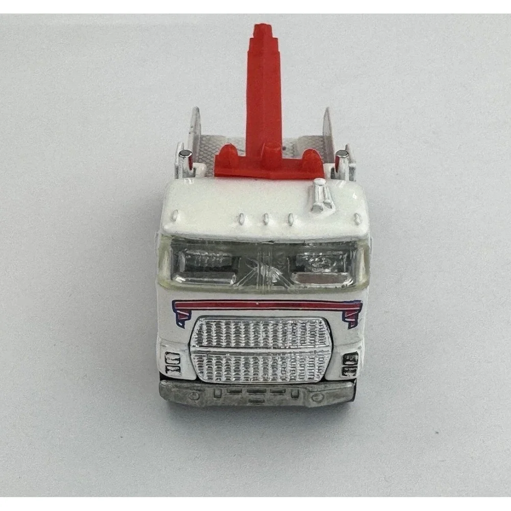 Hot Wheels 1981 Heavyweights Steves 24‎ Hour Towing Truck White Vintage Diecast